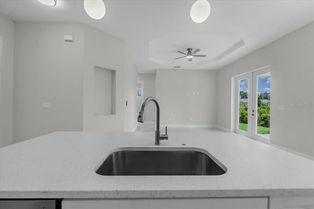 En Venta: $310,000 (4 camas, 2 baños, 1502 Pies cuadrados)