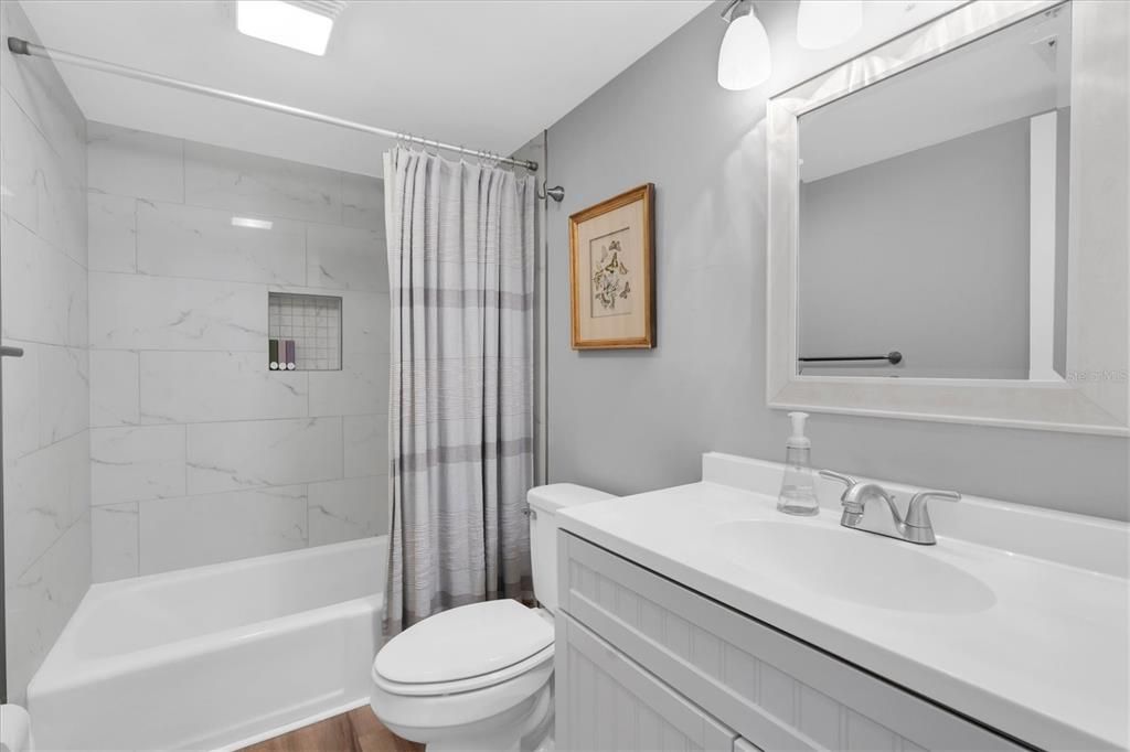 Active With Contract: $395,000 (2 beds, 2 baths, 1308 Square Feet)