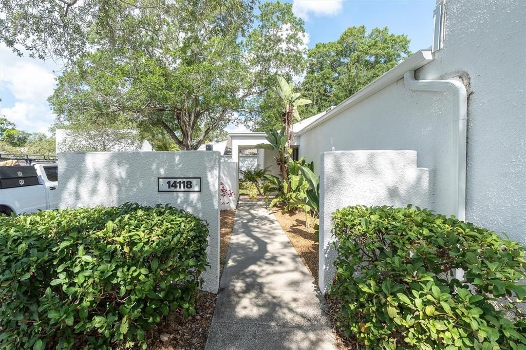 Active With Contract: $395,000 (2 beds, 2 baths, 1308 Square Feet)