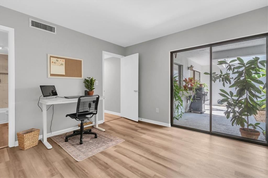 Active With Contract: $395,000 (2 beds, 2 baths, 1308 Square Feet)