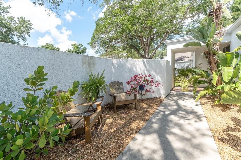 Active With Contract: $395,000 (2 beds, 2 baths, 1308 Square Feet)