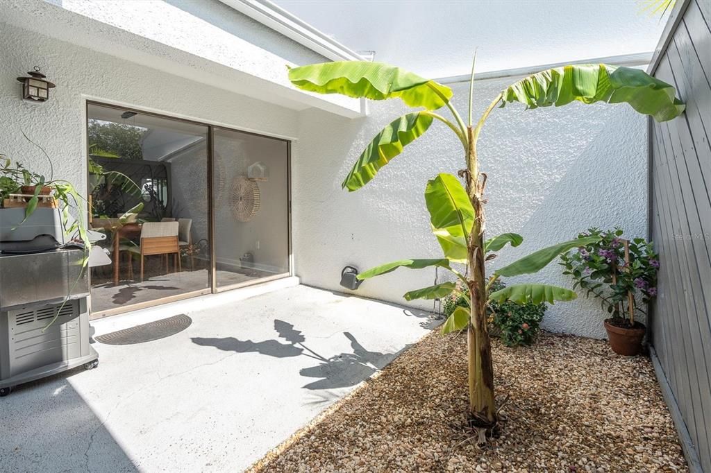 Active With Contract: $395,000 (2 beds, 2 baths, 1308 Square Feet)