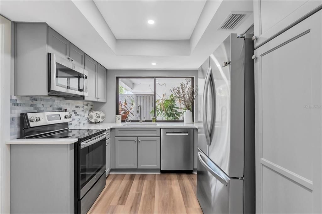 Active With Contract: $395,000 (2 beds, 2 baths, 1308 Square Feet)