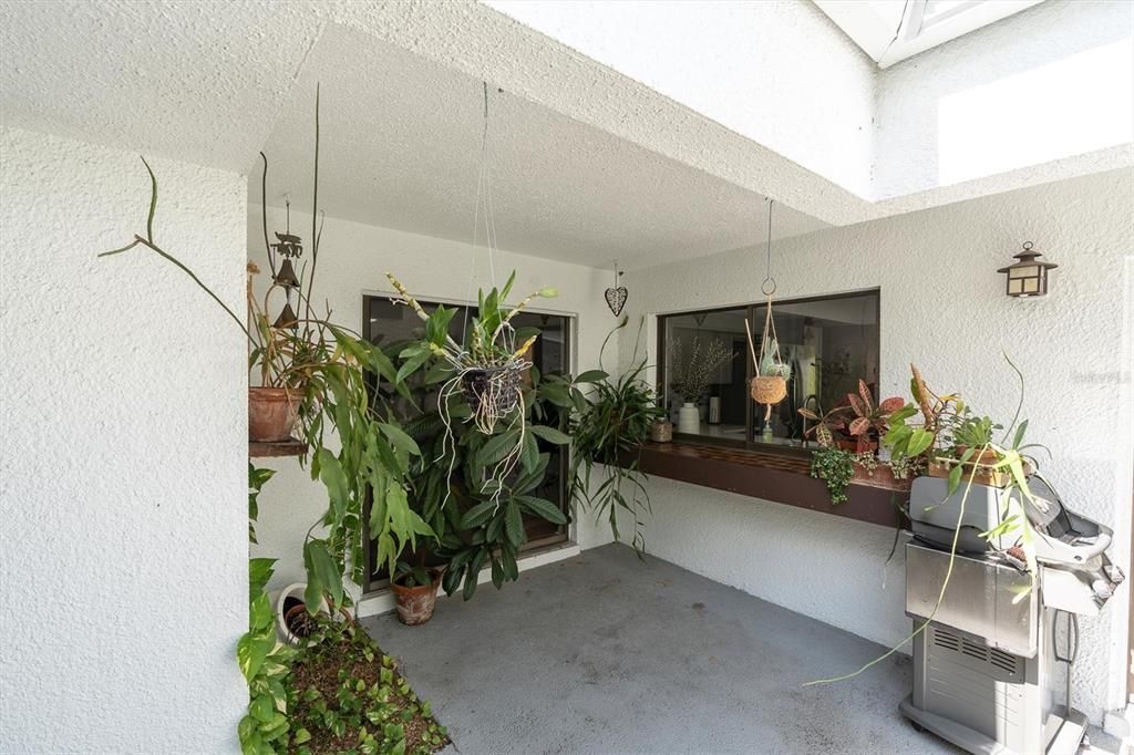 Active With Contract: $395,000 (2 beds, 2 baths, 1308 Square Feet)