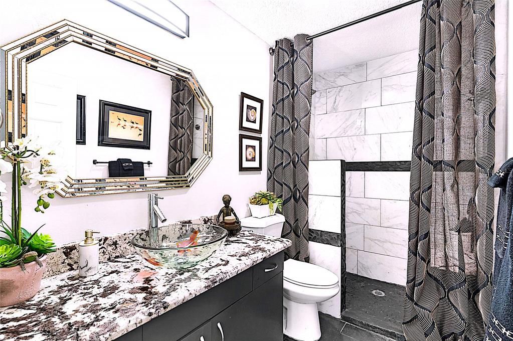 For Sale: $395,000 (2 beds, 2 baths, 1156 Square Feet)