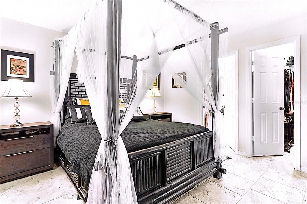 For Sale: $395,000 (2 beds, 2 baths, 1156 Square Feet)
