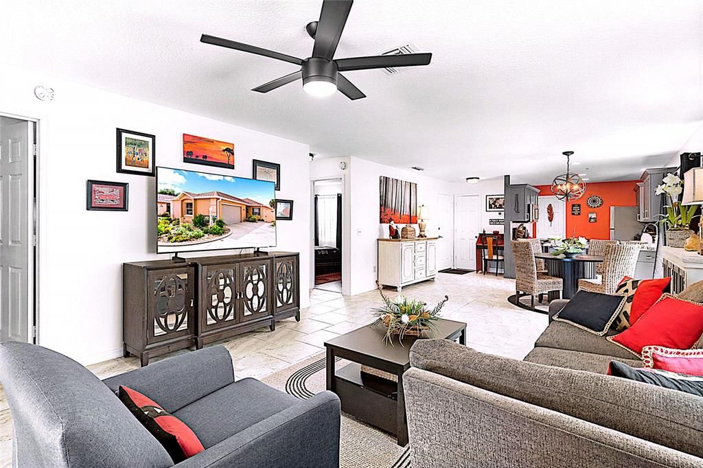 For Sale: $395,000 (2 beds, 2 baths, 1156 Square Feet)