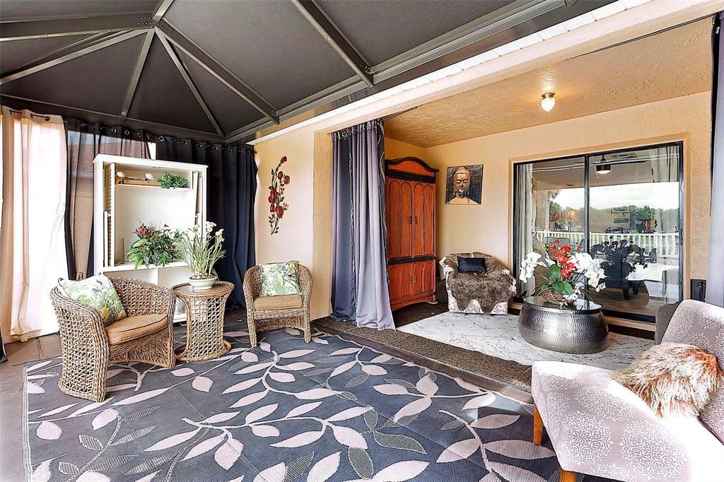 For Sale: $395,000 (2 beds, 2 baths, 1156 Square Feet)