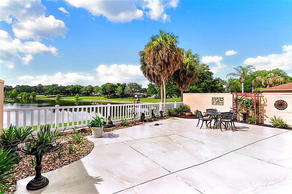 For Sale: $395,000 (2 beds, 2 baths, 1156 Square Feet)