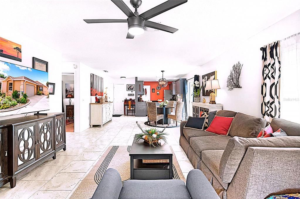 For Sale: $395,000 (2 beds, 2 baths, 1156 Square Feet)