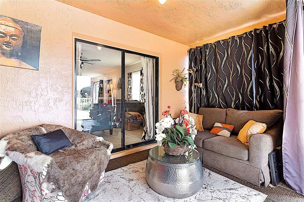 For Sale: $395,000 (2 beds, 2 baths, 1156 Square Feet)