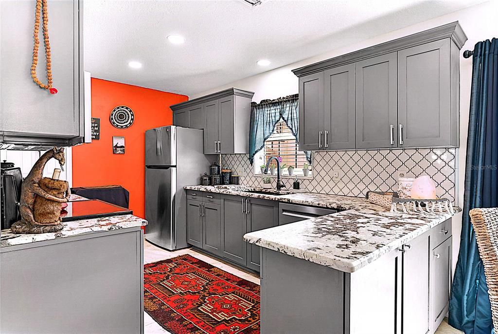 For Sale: $395,000 (2 beds, 2 baths, 1156 Square Feet)