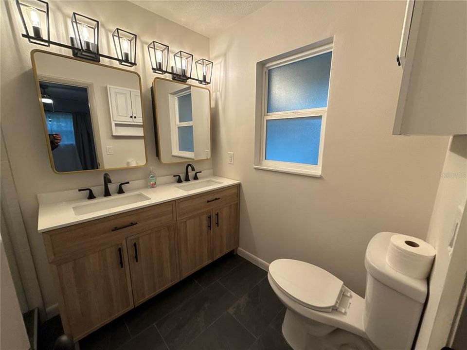 For Rent: $2,100 (3 beds, 2 baths, 1573 Square Feet)