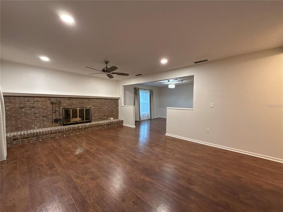For Rent: $2,100 (3 beds, 2 baths, 1573 Square Feet)