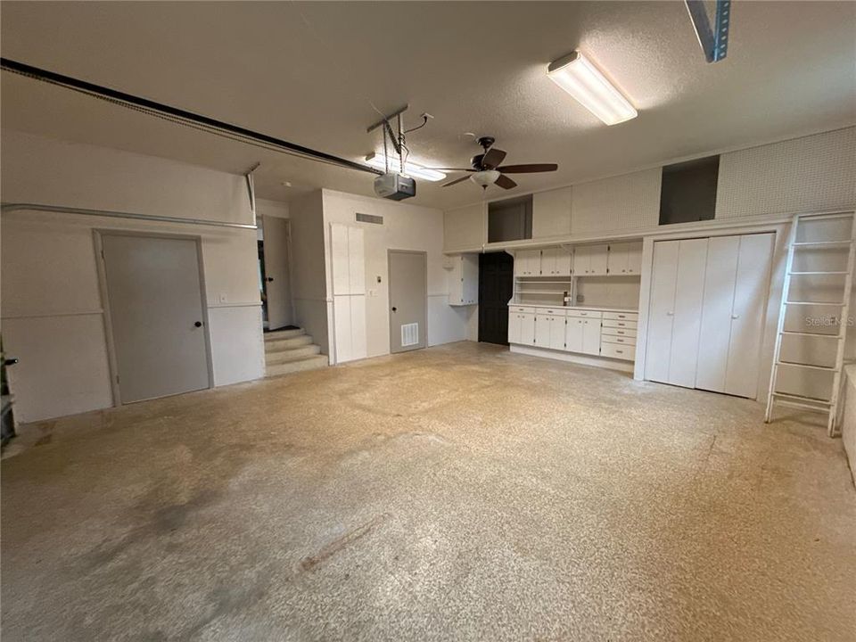 For Rent: $2,100 (3 beds, 2 baths, 1573 Square Feet)