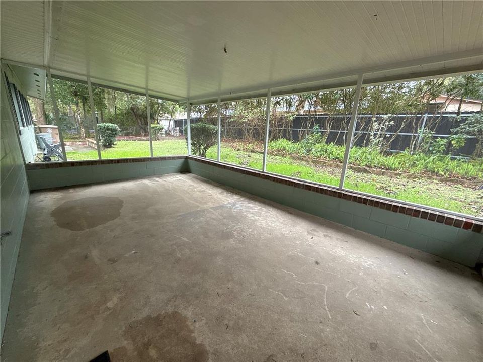For Rent: $2,100 (3 beds, 2 baths, 1573 Square Feet)