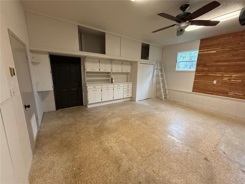 For Rent: $2,100 (3 beds, 2 baths, 1573 Square Feet)