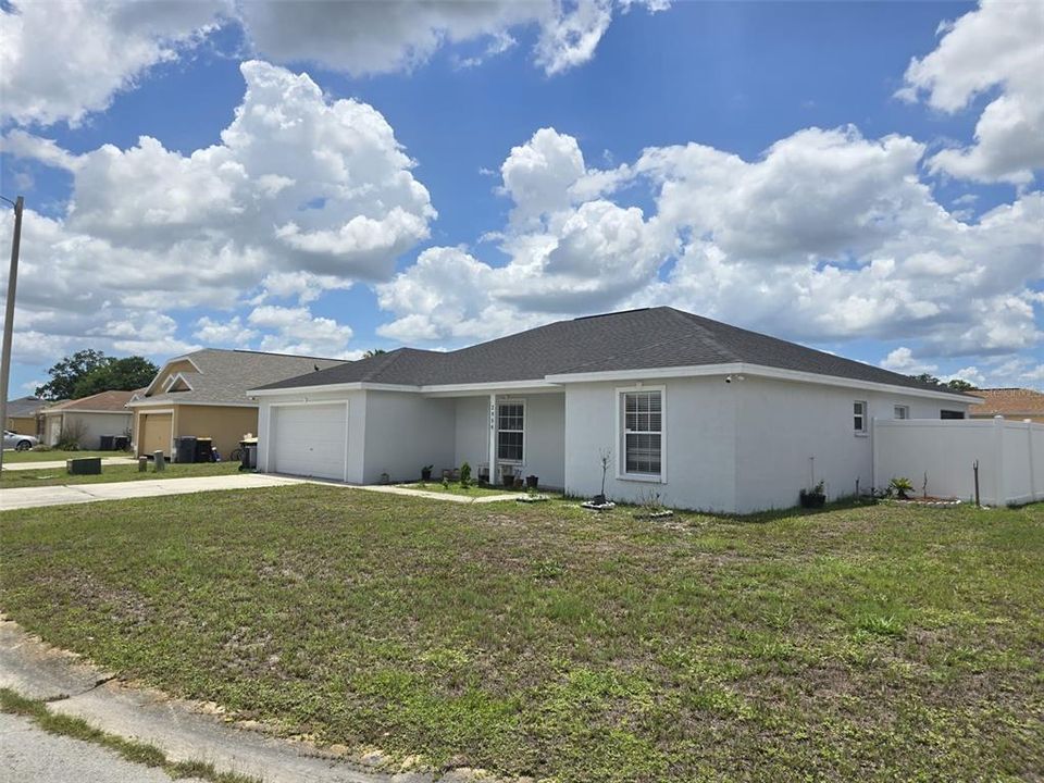 For Sale: $330,000 (3 beds, 2 baths, 1604 Square Feet)