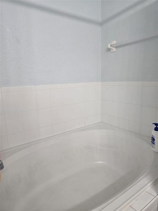 For Sale: $330,000 (3 beds, 2 baths, 1604 Square Feet)