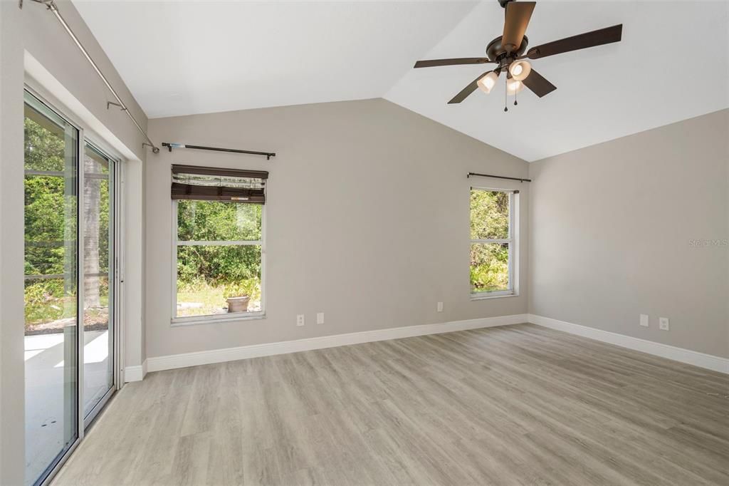 For Sale: $585,000 (4 beds, 2 baths, 1880 Square Feet)