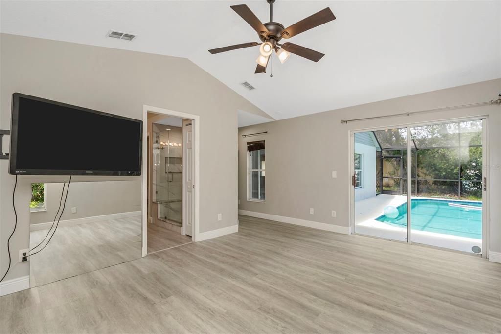 For Sale: $585,000 (4 beds, 2 baths, 1880 Square Feet)