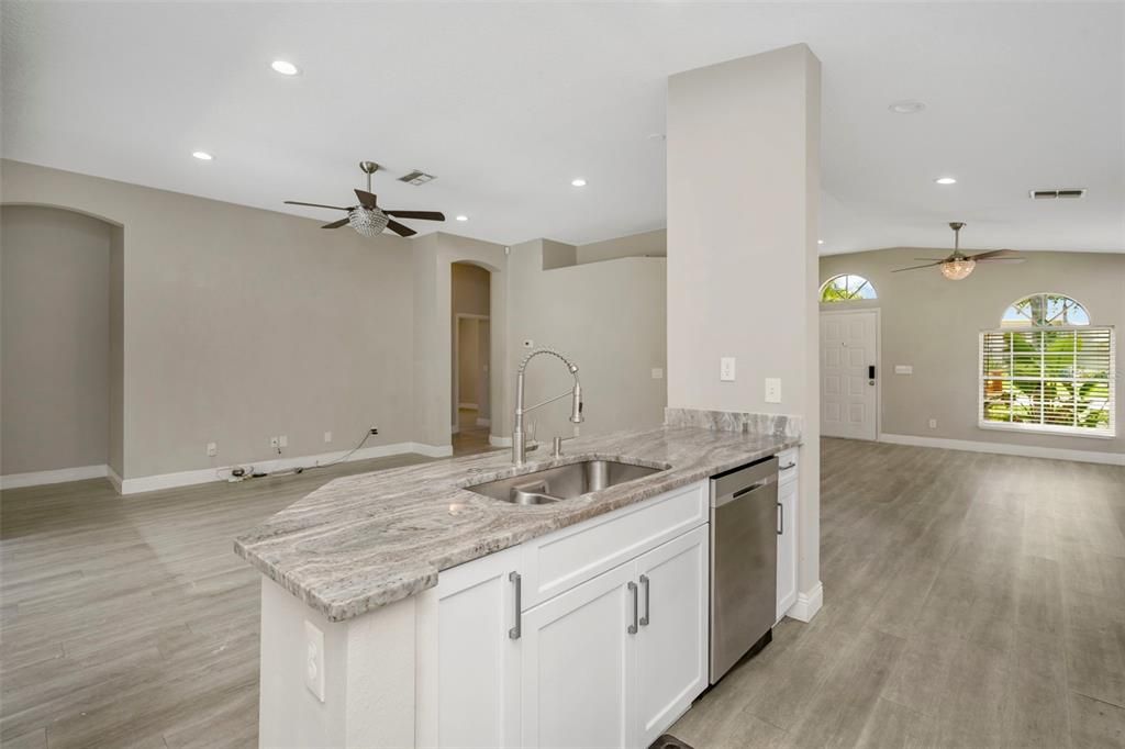 For Sale: $585,000 (4 beds, 2 baths, 1880 Square Feet)