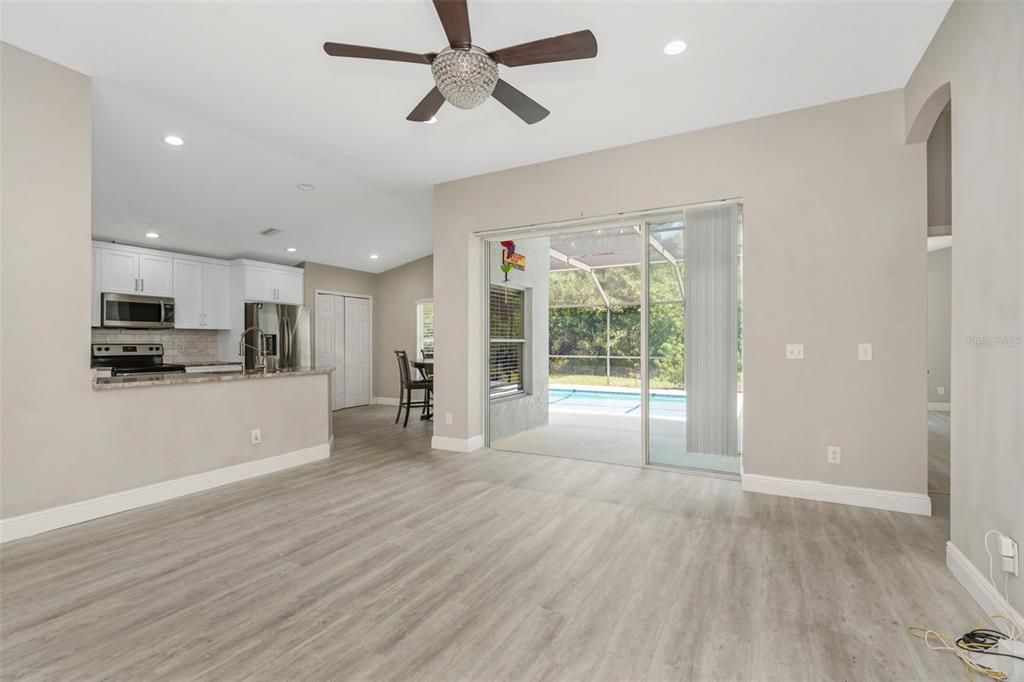 For Sale: $585,000 (4 beds, 2 baths, 1880 Square Feet)