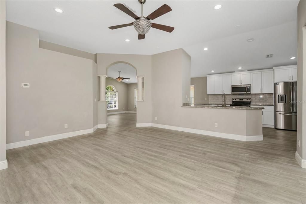 For Sale: $585,000 (4 beds, 2 baths, 1880 Square Feet)
