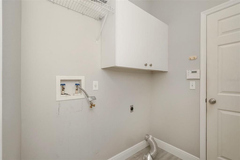 For Sale: $585,000 (4 beds, 2 baths, 1880 Square Feet)