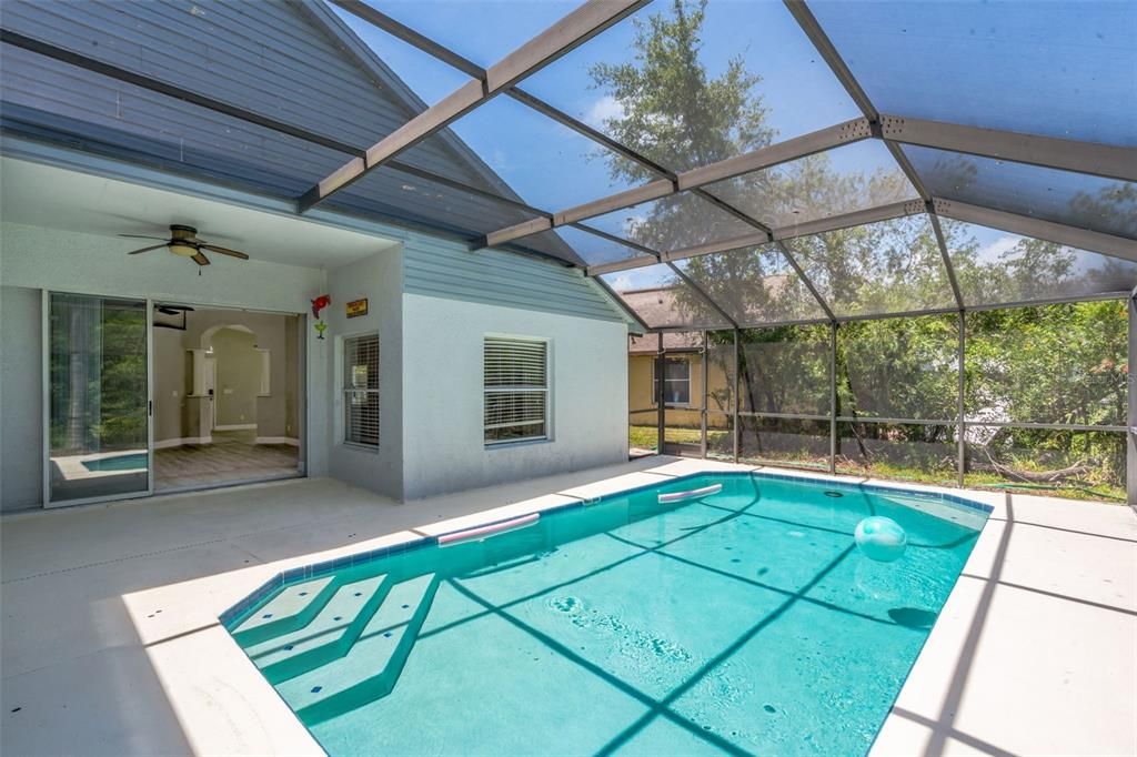 For Sale: $585,000 (4 beds, 2 baths, 1880 Square Feet)