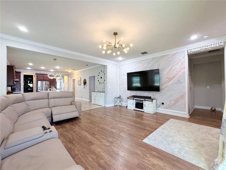 For Sale: $599,000 (4 beds, 3 baths, 2811 Square Feet)