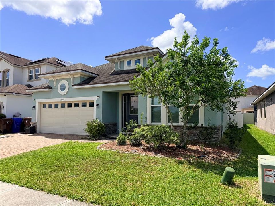 For Sale: $599,000 (4 beds, 3 baths, 2811 Square Feet)