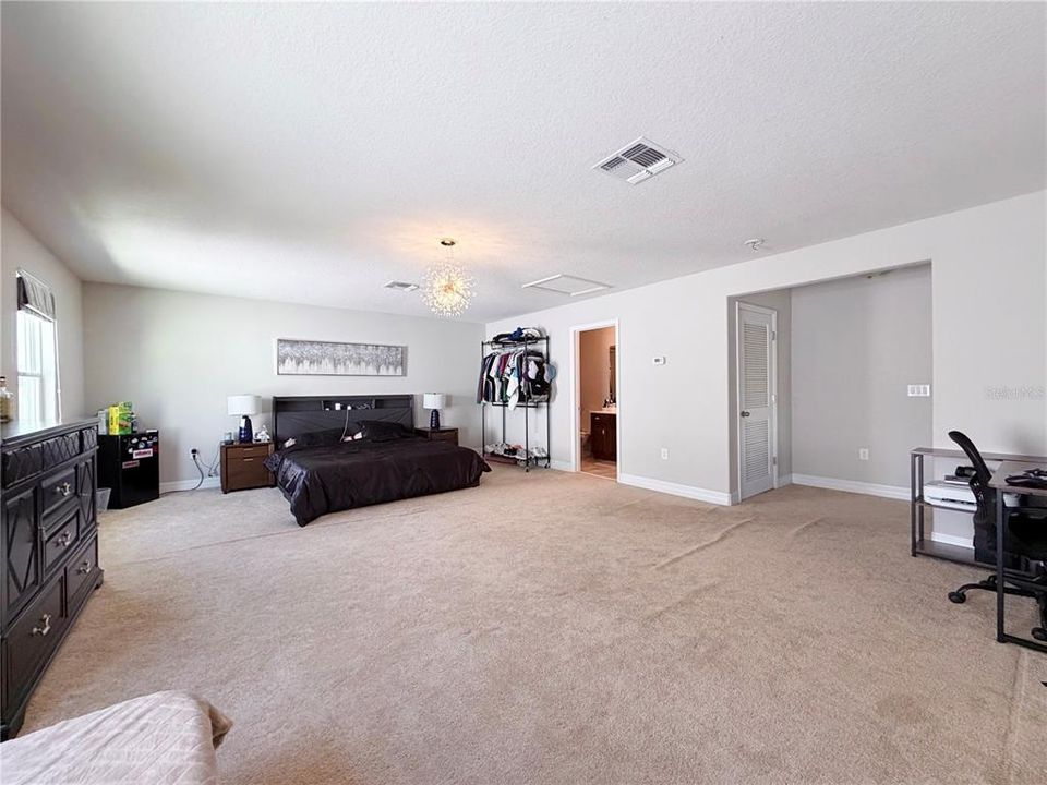 For Sale: $599,000 (4 beds, 3 baths, 2811 Square Feet)