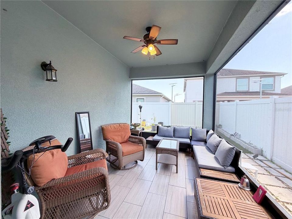 For Sale: $599,000 (4 beds, 3 baths, 2811 Square Feet)