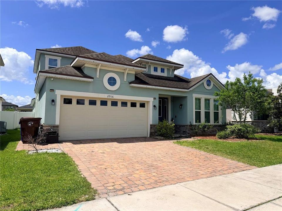 For Sale: $599,000 (4 beds, 3 baths, 2811 Square Feet)