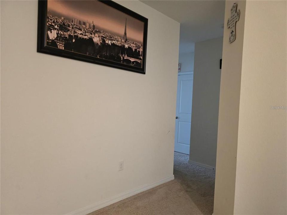 For Rent: $2,195 (3 beds, 2 baths, 1707 Square Feet)