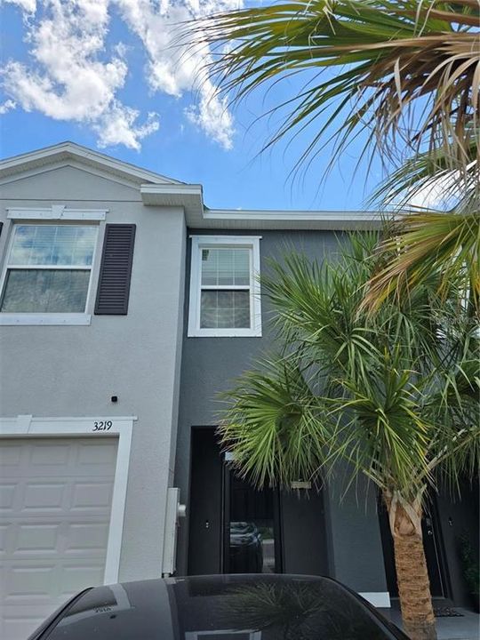 For Rent: $2,195 (3 beds, 2 baths, 1707 Square Feet)