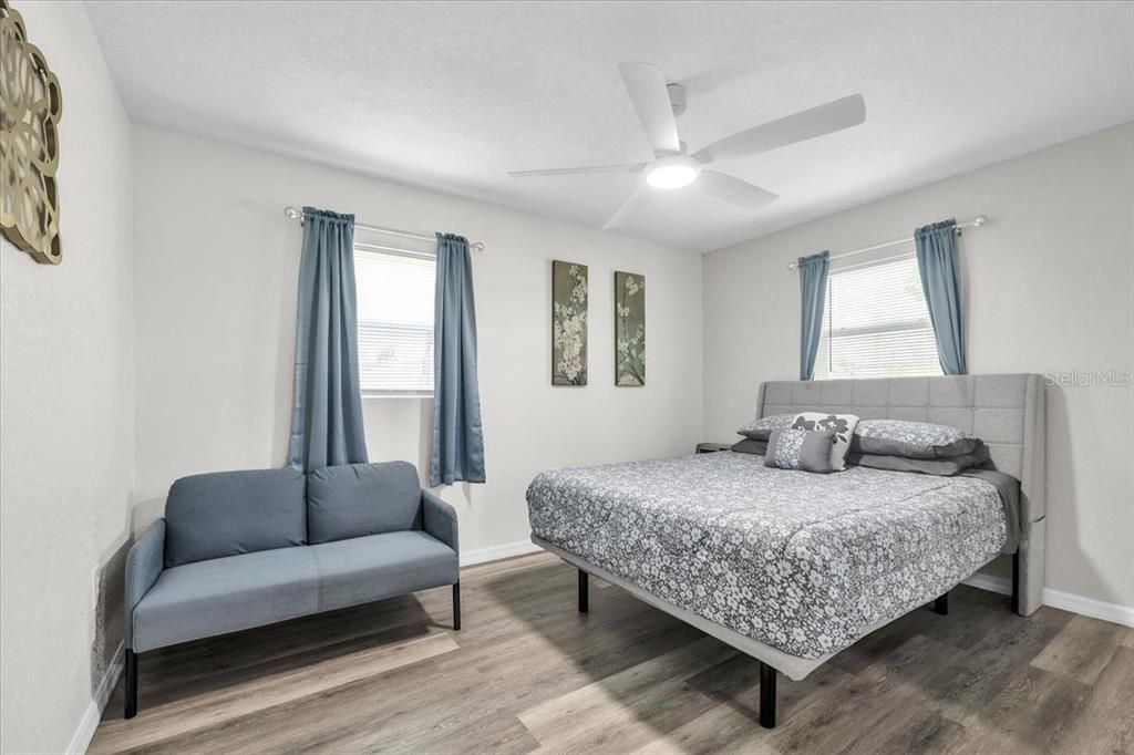 For Sale: $229,000 (3 beds, 1 baths, 975 Square Feet)
