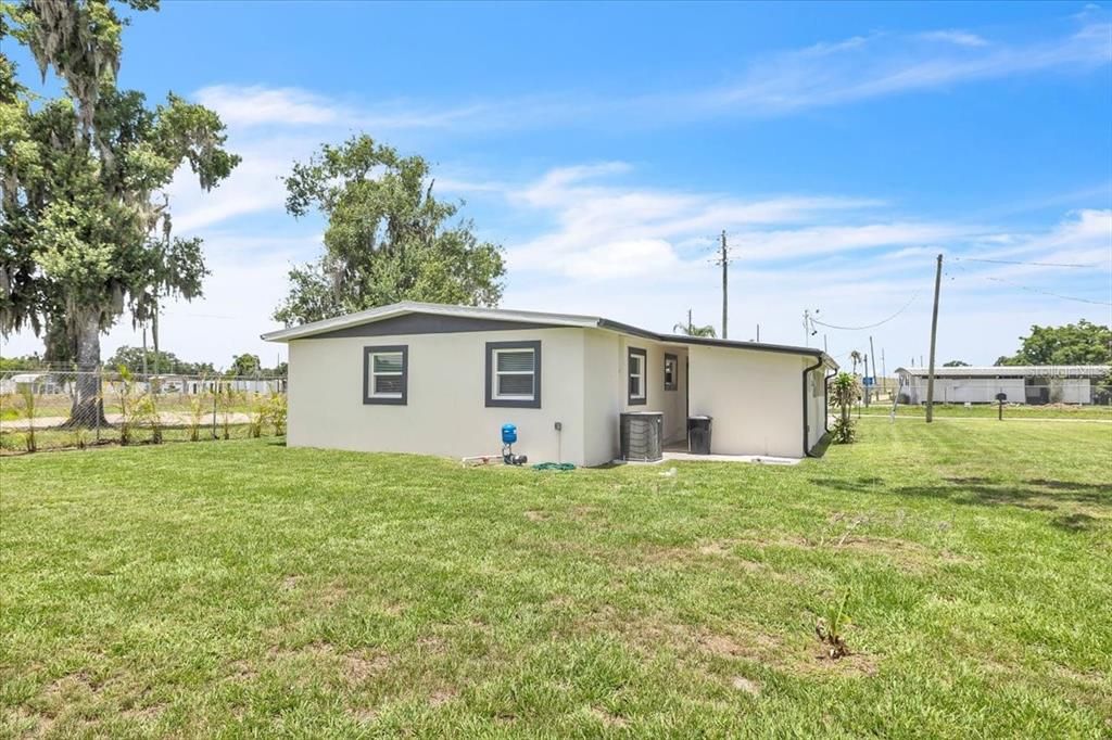 For Sale: $229,000 (3 beds, 1 baths, 975 Square Feet)