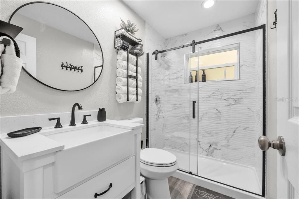 For Sale: $229,000 (3 beds, 1 baths, 975 Square Feet)