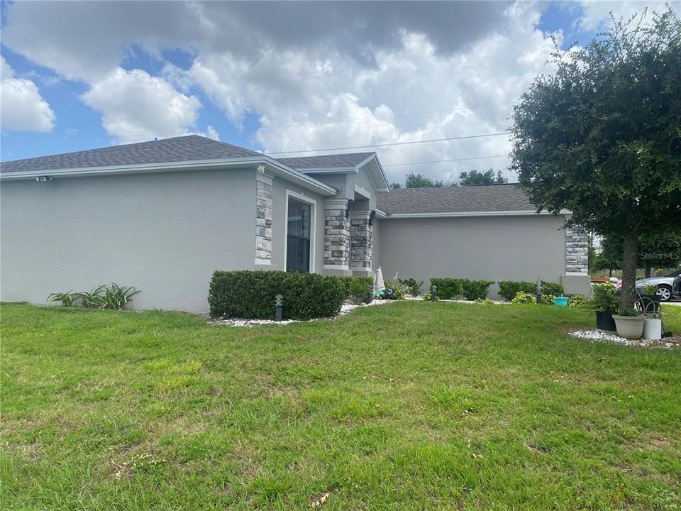 For Sale: $309,000 (3 beds, 2 baths, 1380 Square Feet)