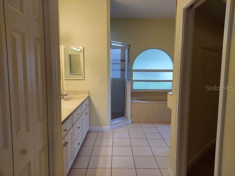 For Sale: $335,000 (3 beds, 2 baths, 1840 Square Feet)