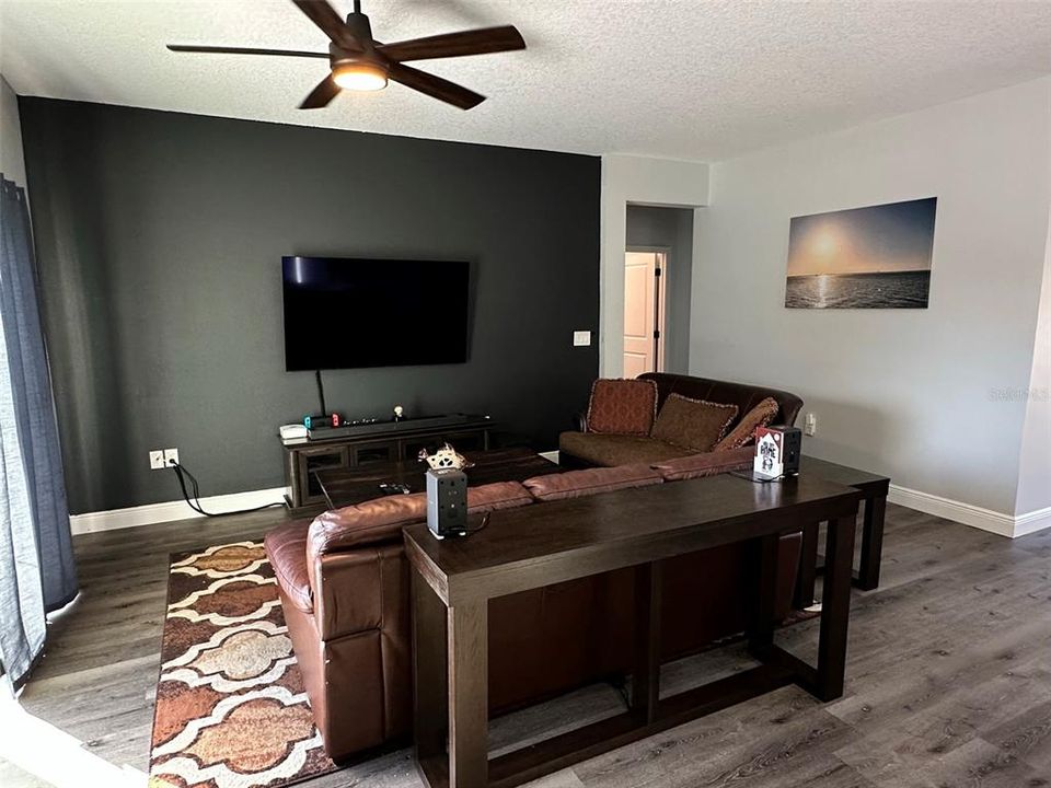 For Rent: $2,300 (4 beds, 2 baths, 1620 Square Feet)