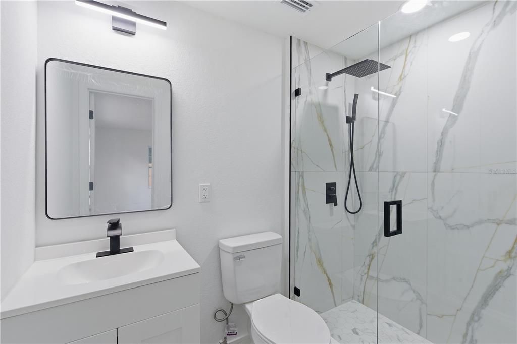 For Sale: $275,000 (3 beds, 2 baths, 894 Square Feet)