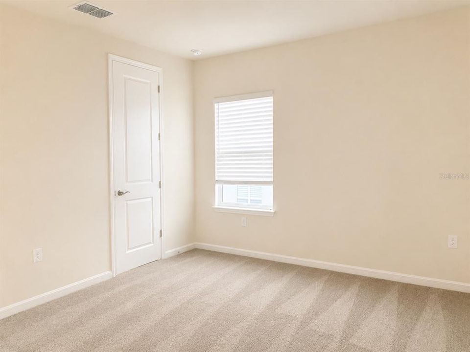 For Sale: $950,000 (5 beds, 4 baths, 3820 Square Feet)