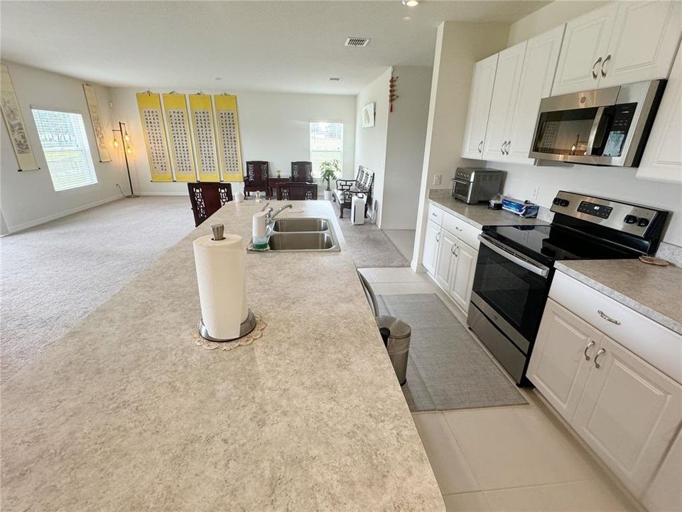 En Venta: $398,000 (5 camas, 3 baños, 2767 Pies cuadrados)