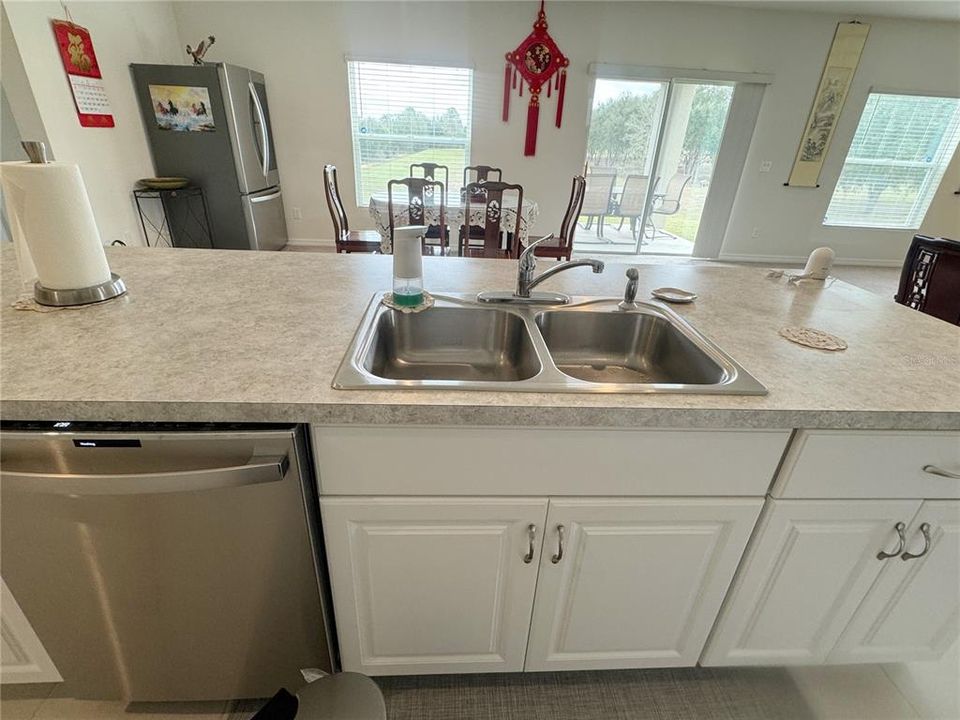 En Venta: $398,000 (5 camas, 3 baños, 2767 Pies cuadrados)