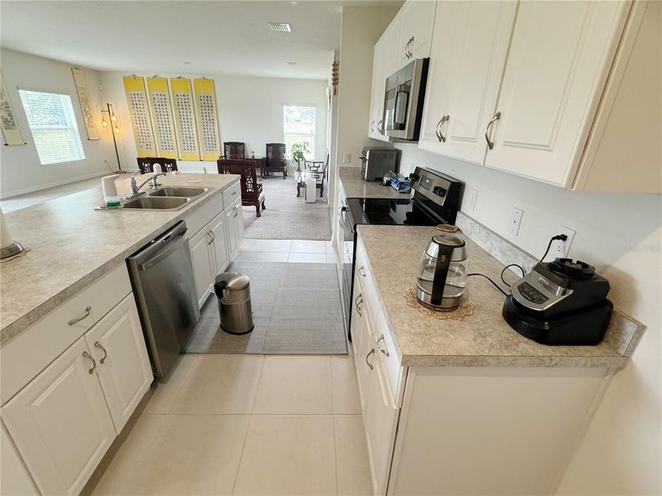En Venta: $398,000 (5 camas, 3 baños, 2767 Pies cuadrados)