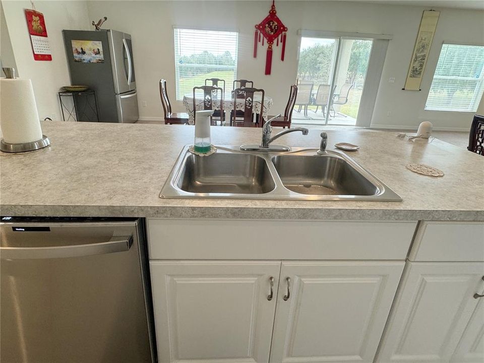 En Venta: $398,000 (5 camas, 3 baños, 2767 Pies cuadrados)