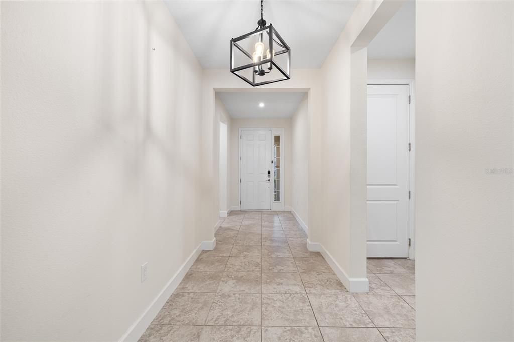 En Venta: $549,000 (4 camas, 4 baños, 2727 Pies cuadrados)